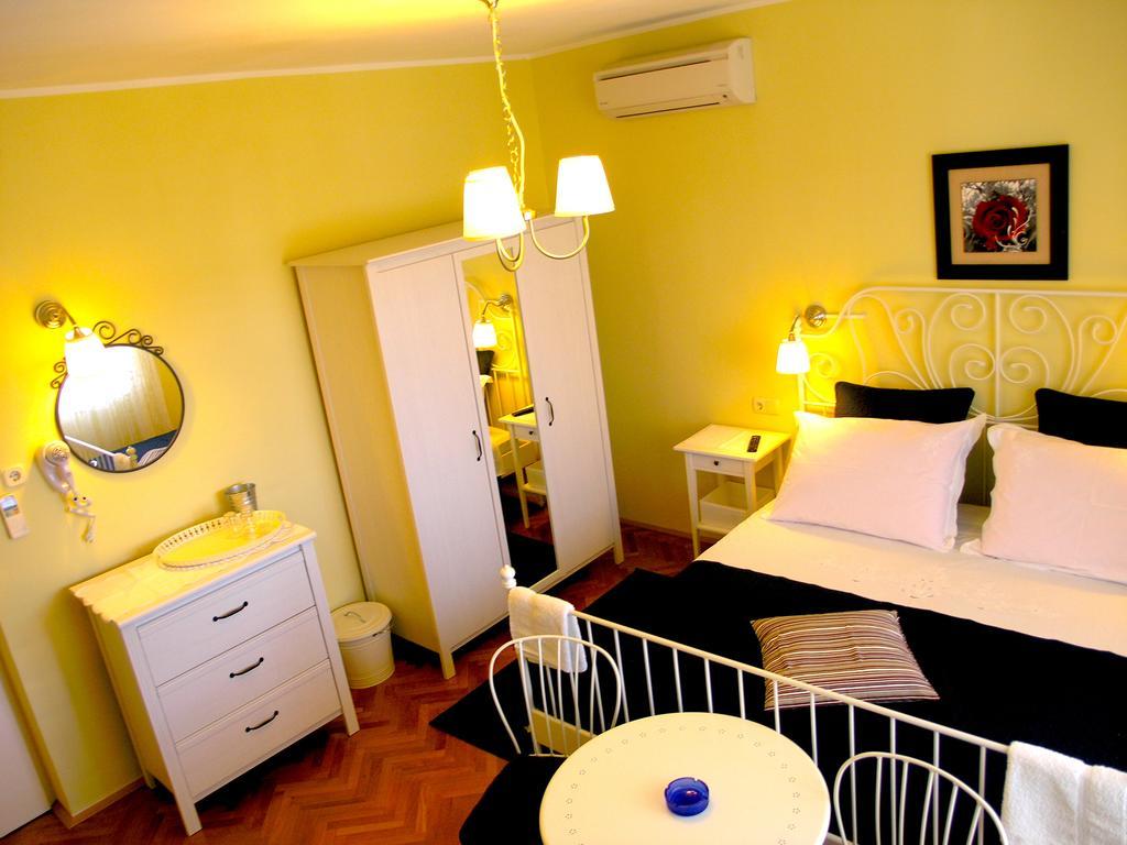Hotel House Rozi Palit Esterno foto
