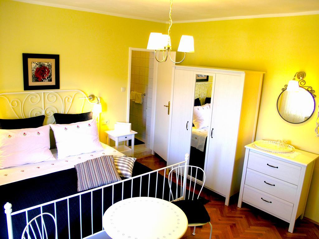 Hotel House Rozi Palit Esterno foto
